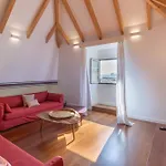 King Bed Suite, Loft With 3Wc, Ac & Self-Check-In.