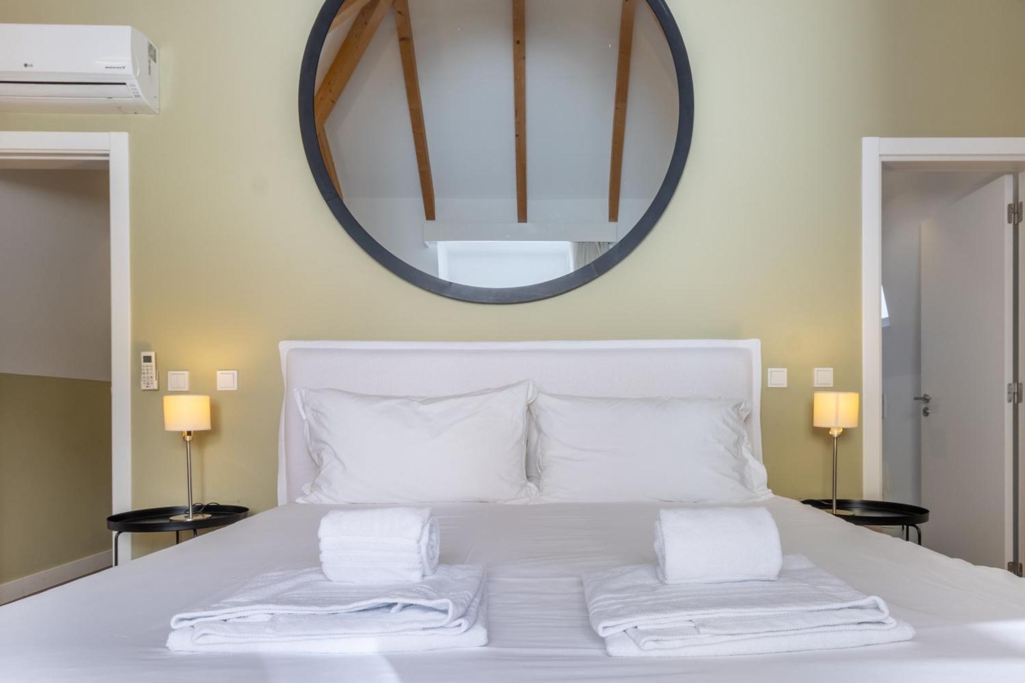 King Bed Suite, Loft With 3wc, Ac & Self-check-in. Lisboa