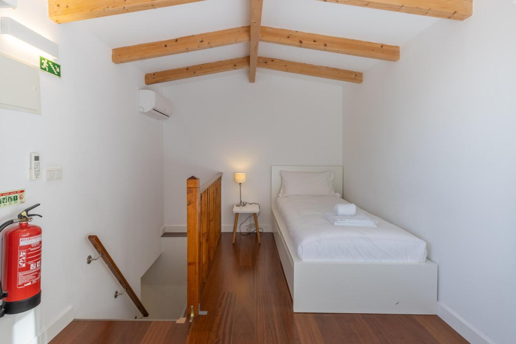 King Bed Suite, Loft With 3wc, Ac & Self-check-in. Apartamento