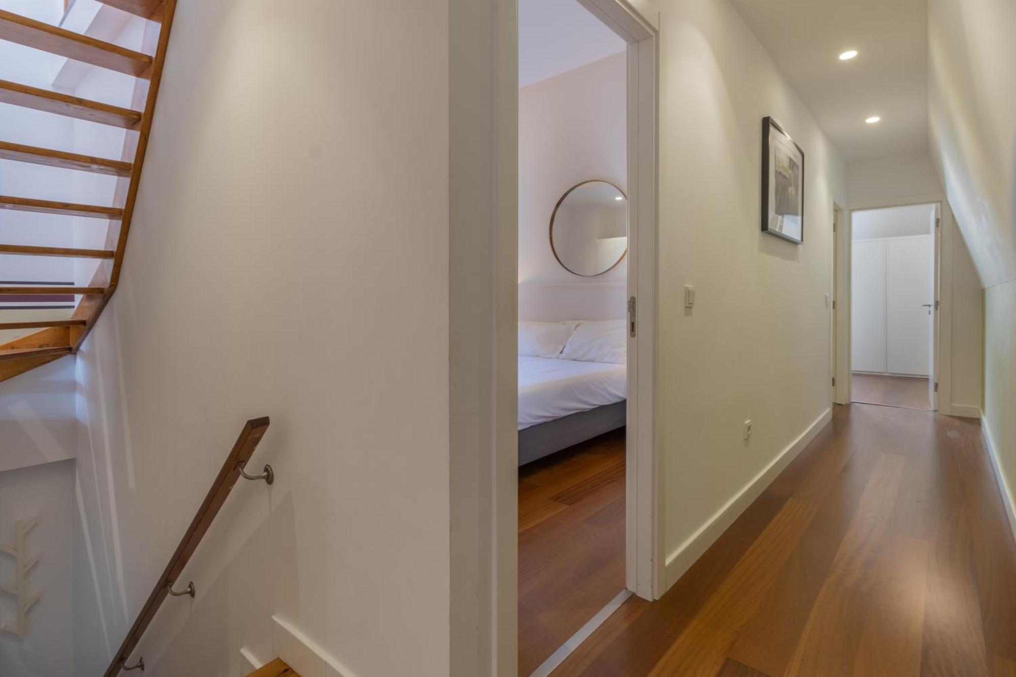 King Bed Suite, Loft With 3wc, Ac & Self-check-in. Apartamento Lisboa
