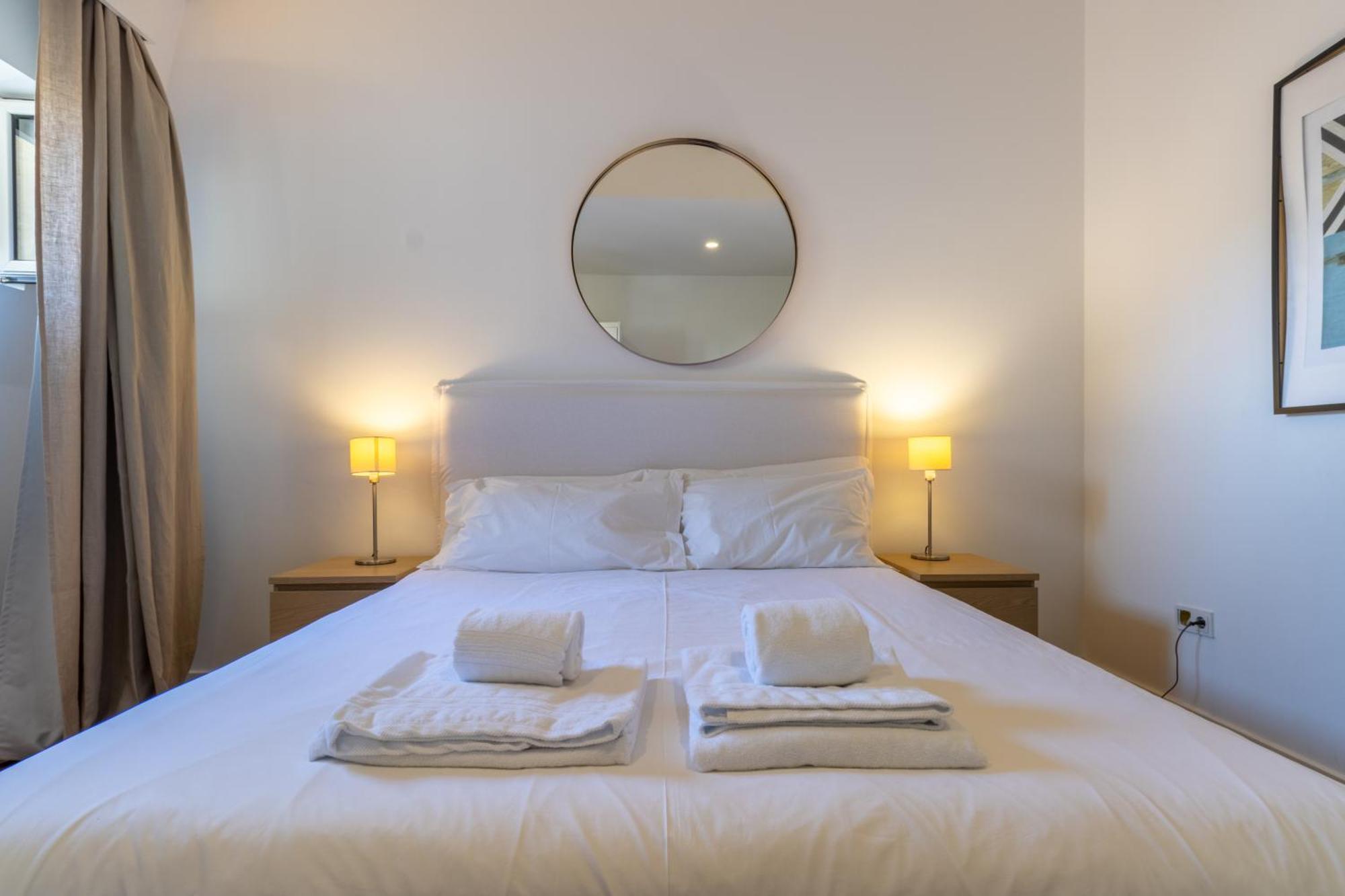 King Bed Suite, Loft With 3wc, Ac & Self-check-in. Lisbon