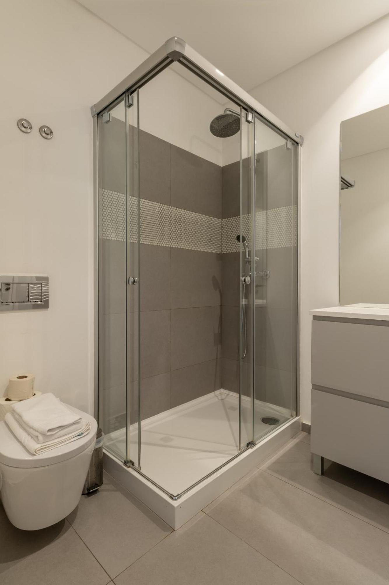 King Bed Suite, Loft With 3wc, Ac & Self-check-in. *