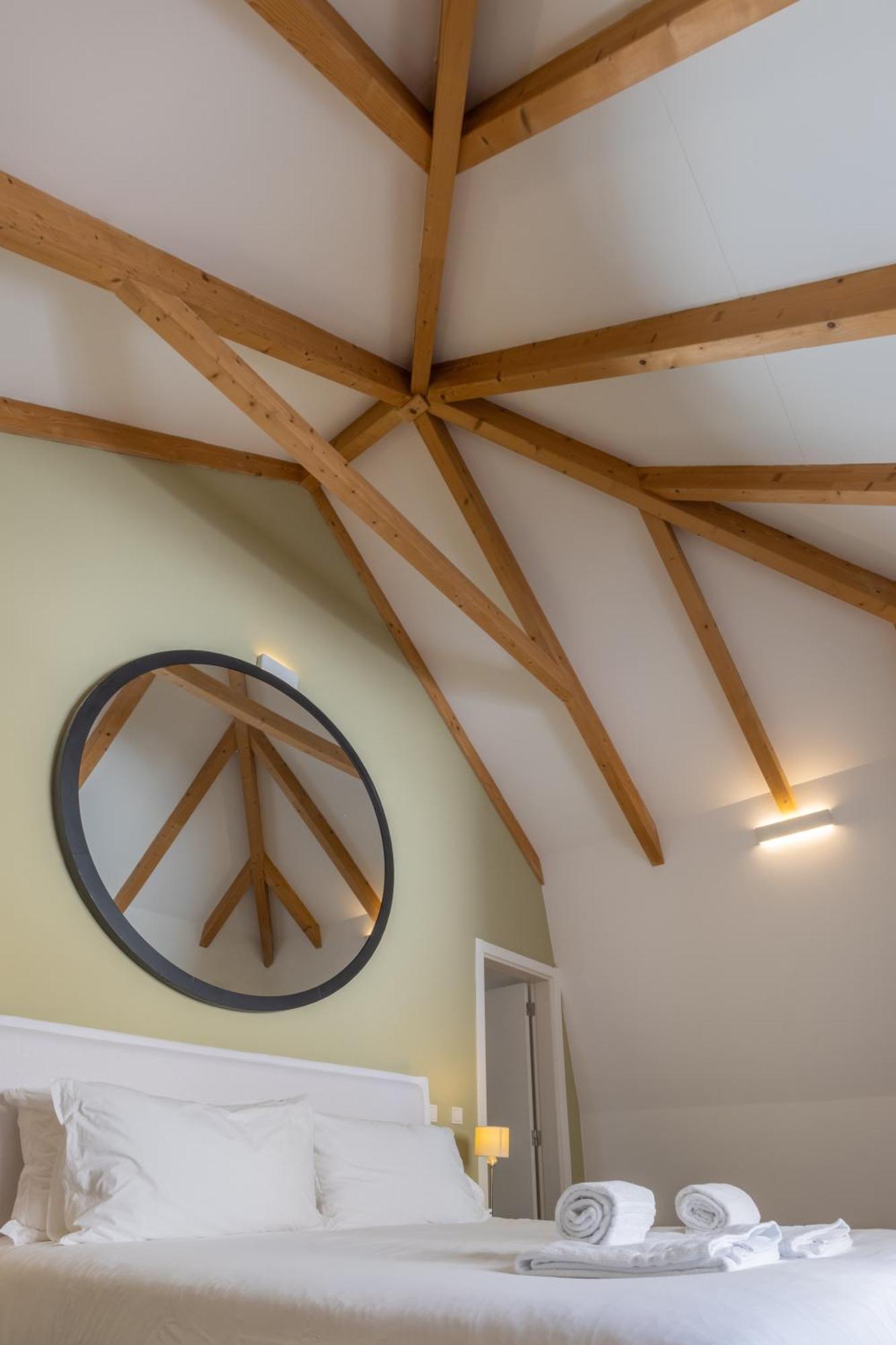 King Bed Suite, Loft With 3wc, Ac & Self-check-in.