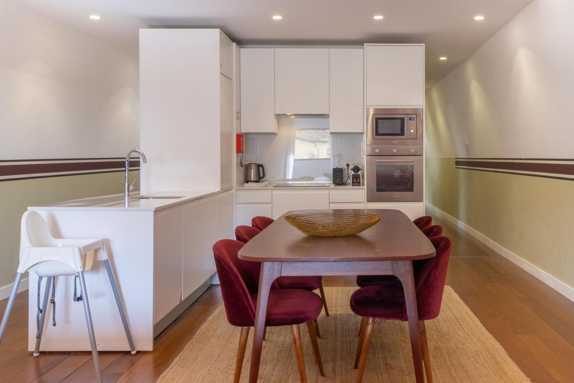 King Bed Suite, Loft With 3wc, Ac & Self-check-in. *