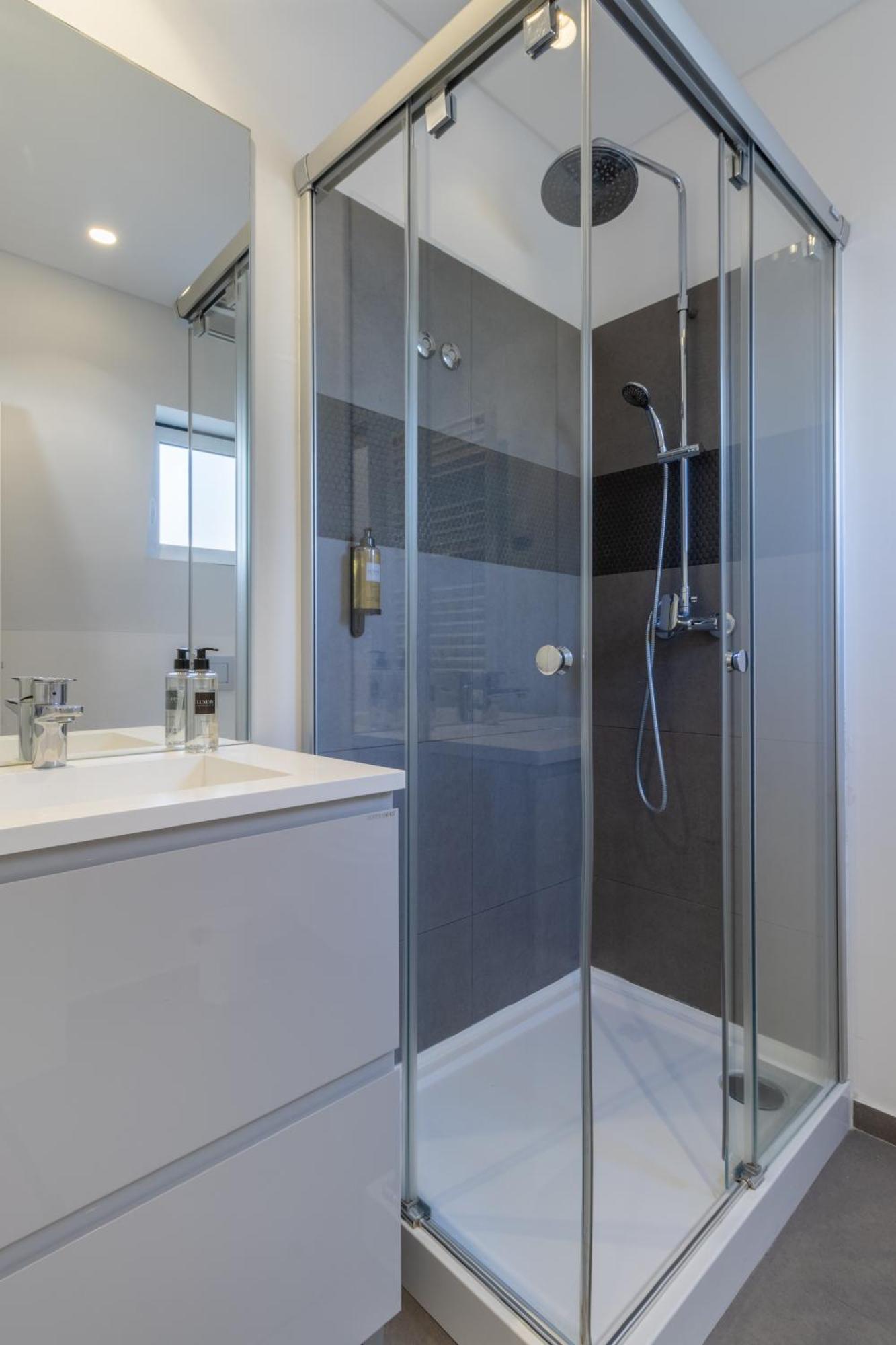 Apartamento King Bed Suite, Loft With 3wc, Ac & Self-check-in. *
