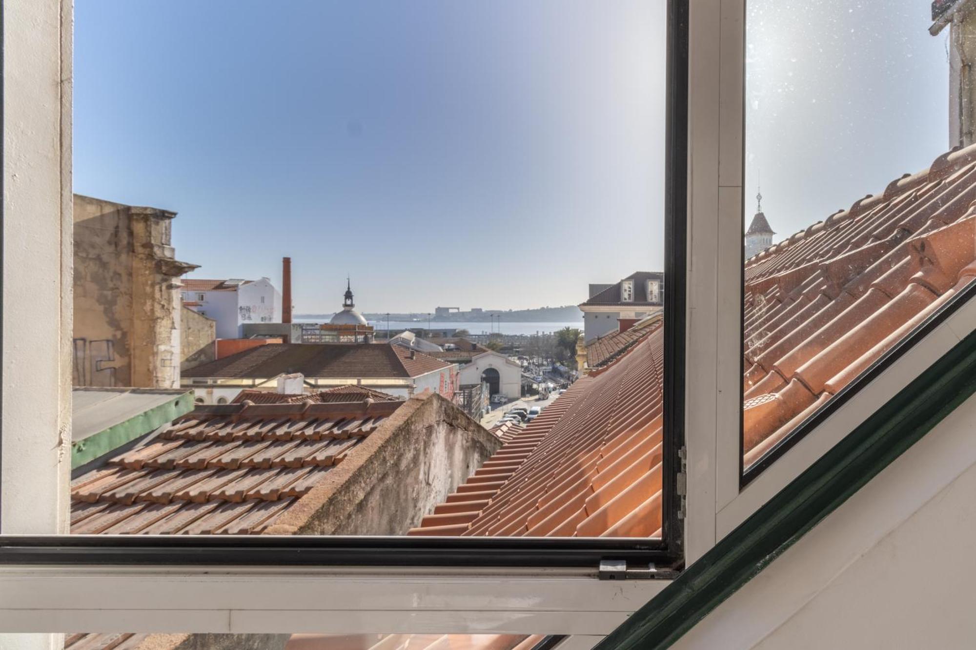 Apartamento King Bed Suite, Loft With 3wc, Ac & Self-check-in. Lisboa