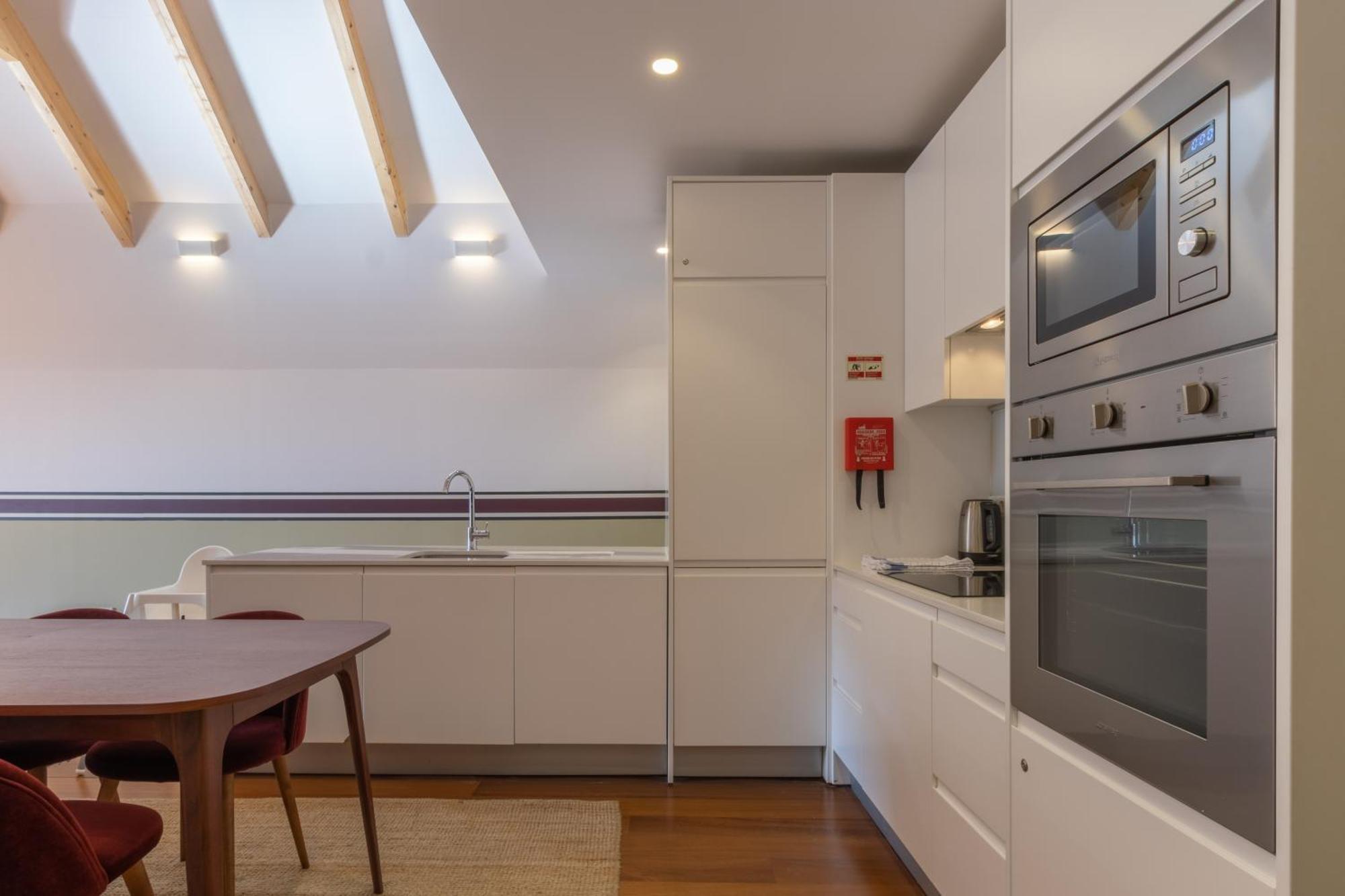 King Bed Suite, Loft With 3wc, Ac & Self-check-in. *