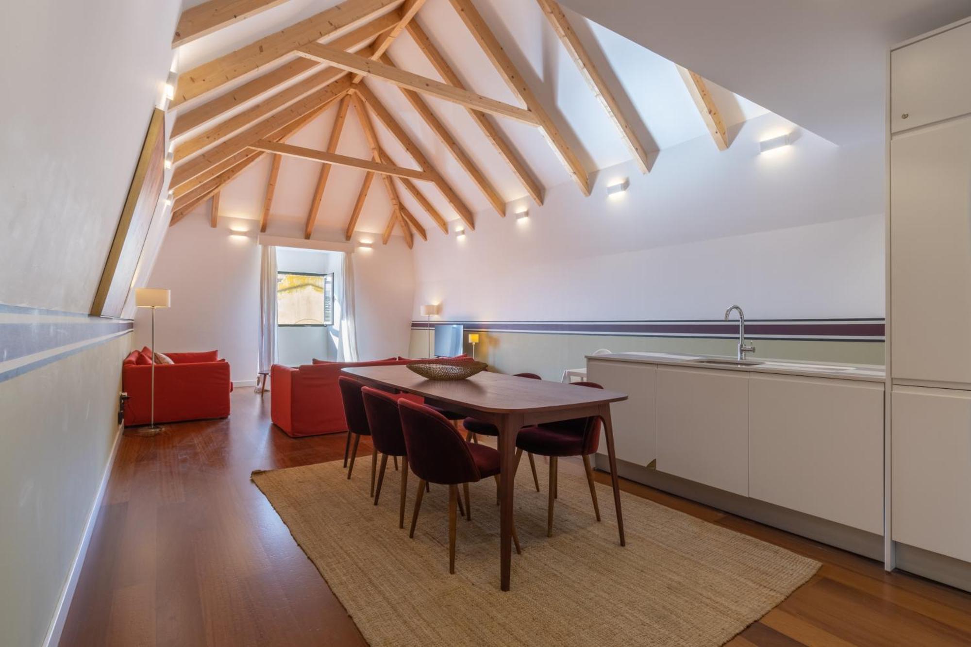 King Bed Suite, Loft With 3wc, Ac & Self-check-in. Apartamento *