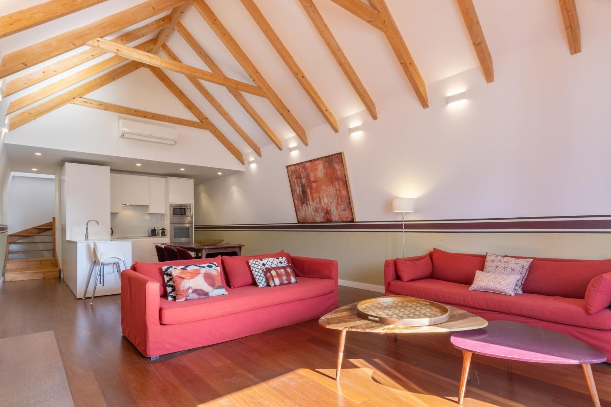 King Bed Suite, Loft With 3wc, Ac & Self-check-in. Apartamento Lisboa