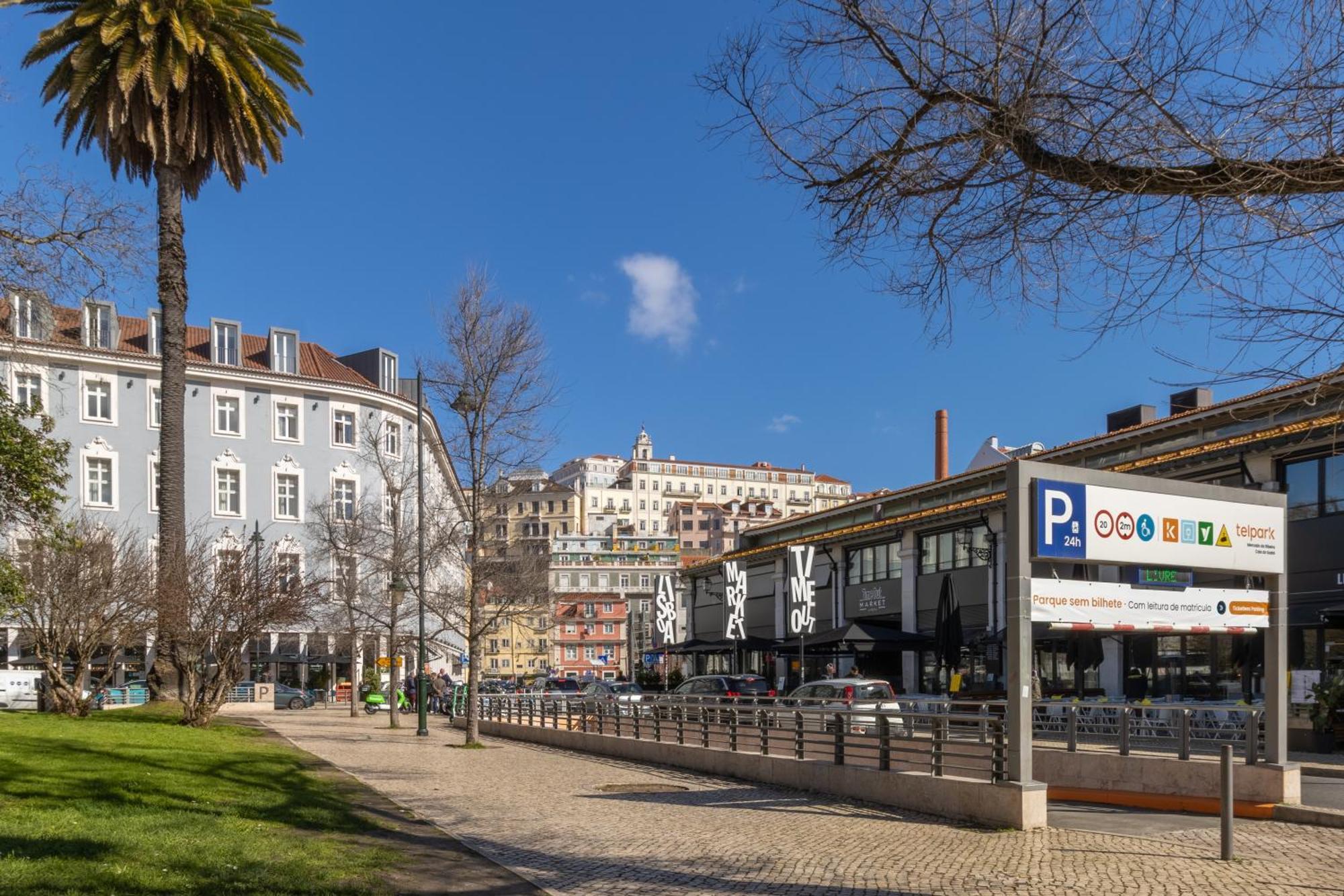 King Bed Suite, Loft With 3wc, Ac & Self-check-in. Apartamento Lisboa